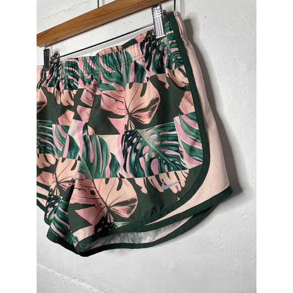 Nike Dri-Fit Womens Athletic Running Shorts Size Medium Pink Palm Leaves - Picture 2 of 6